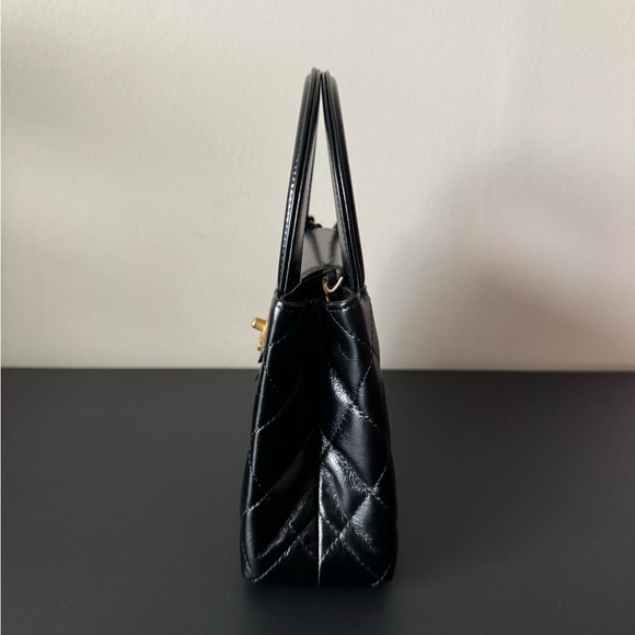 Nano Kelly - Picture 8 of 15